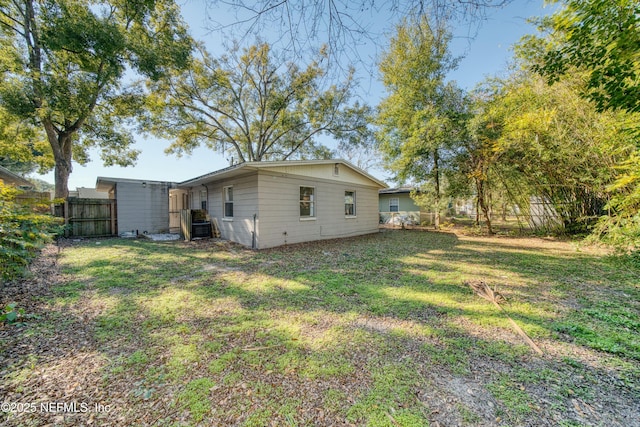 exterior space featuring a lawn