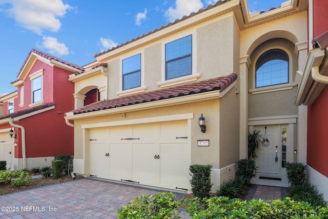 view of front of house with a garage