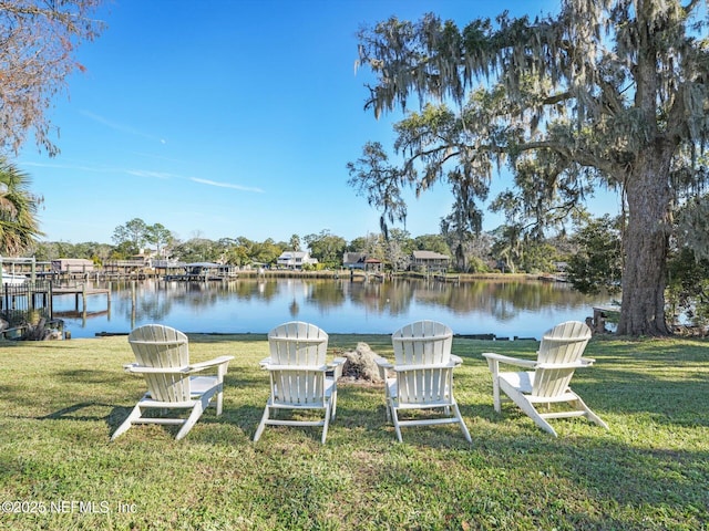 view of yard featuring a water view