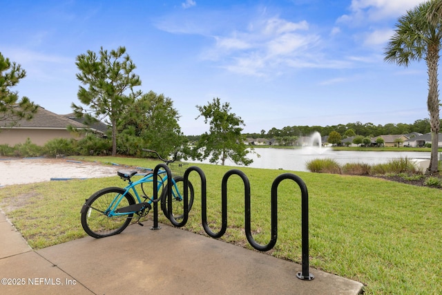 view of yard featuring a water view