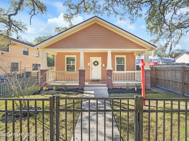 view of front of property featuring covered porch