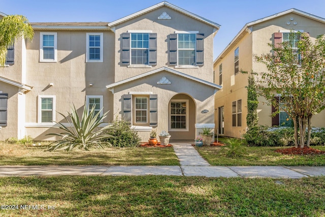 view of front of house with a front yard