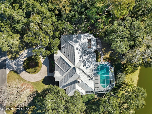 bird's eye view with a water view