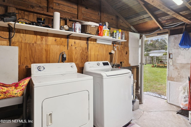 clothes washing area featuring washing machine and dryer