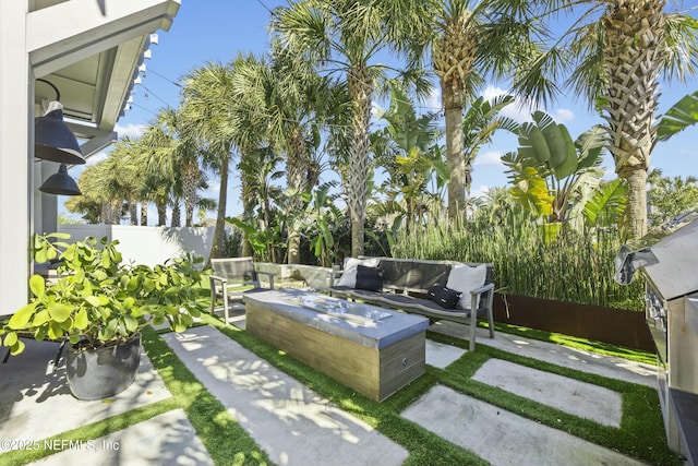 view of patio with outdoor lounge area