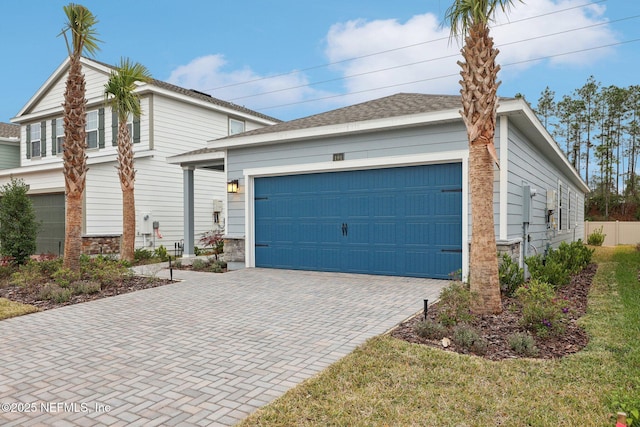 view of front facade featuring a garage