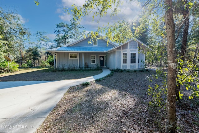 view of front of house with a porch