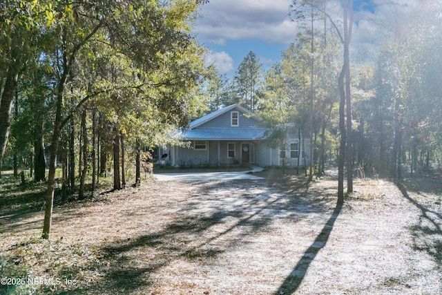 view of front of house featuring a porch