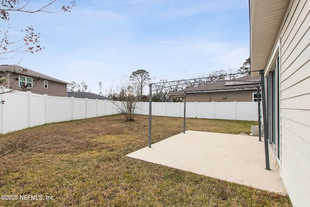 view of yard with a patio