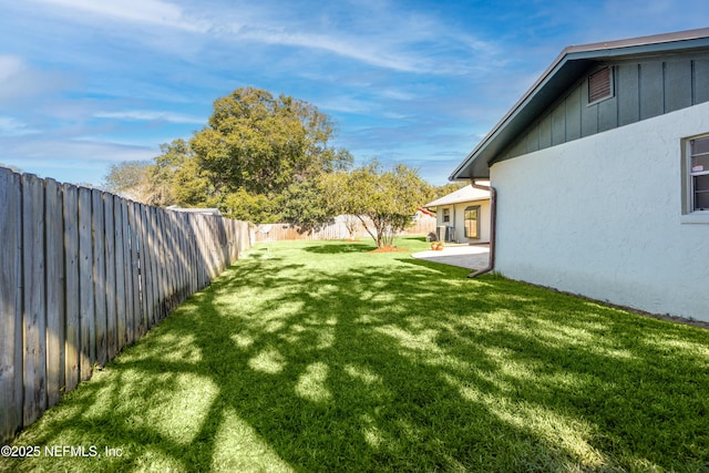 view of yard with a patio