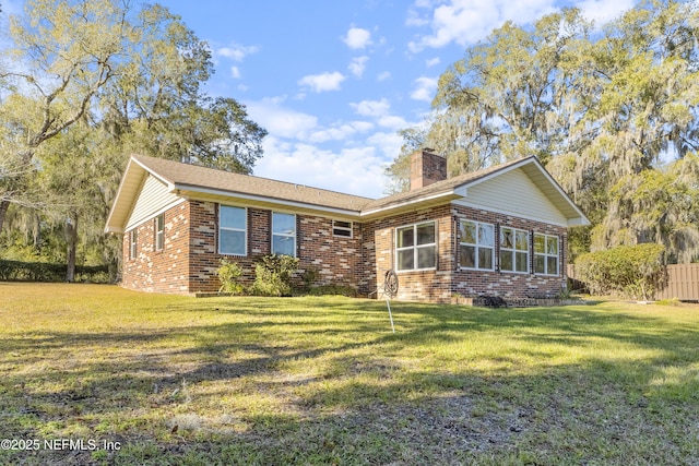 view of front of house featuring a front yard