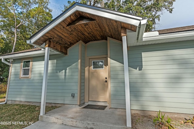 view of property entrance