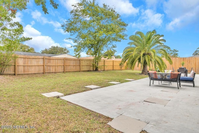 view of yard with a patio and an outdoor hangout area