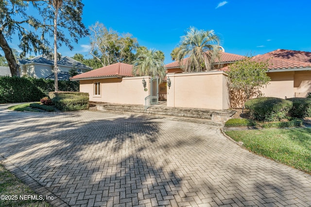 view of mediterranean / spanish-style home