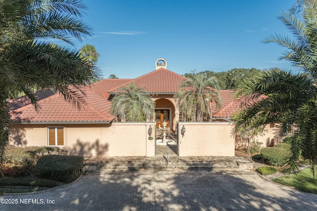 view of mediterranean / spanish-style house