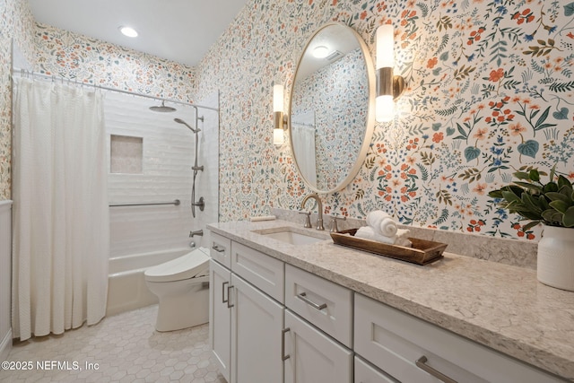 full bath with shower / bath combination with curtain, vanity, toilet, and wallpapered walls