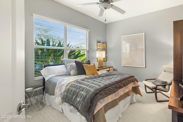 bedroom with ceiling fan