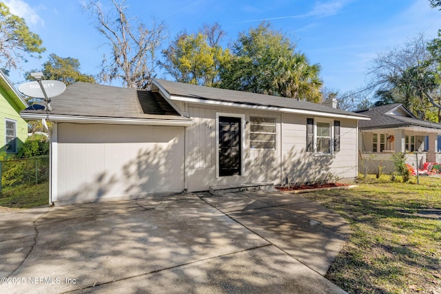 ranch-style house with a front yard