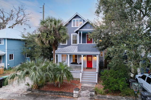 view of front of house featuring a porch