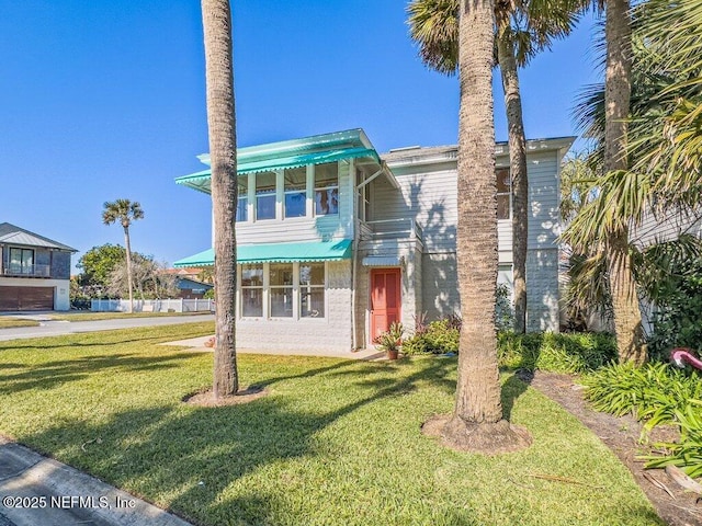 view of front of house featuring a front yard