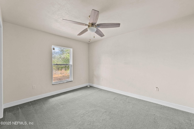 unfurnished room with carpet floors and ceiling fan