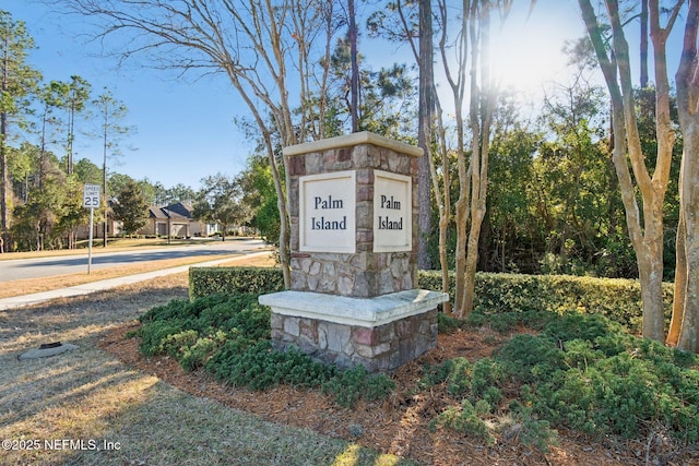 view of community / neighborhood sign