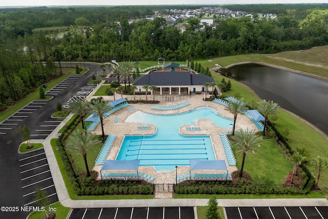 view of swimming pool