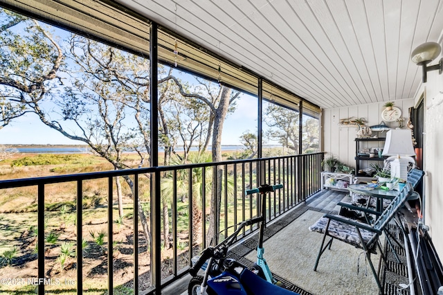 unfurnished sunroom featuring a healthy amount of sunlight