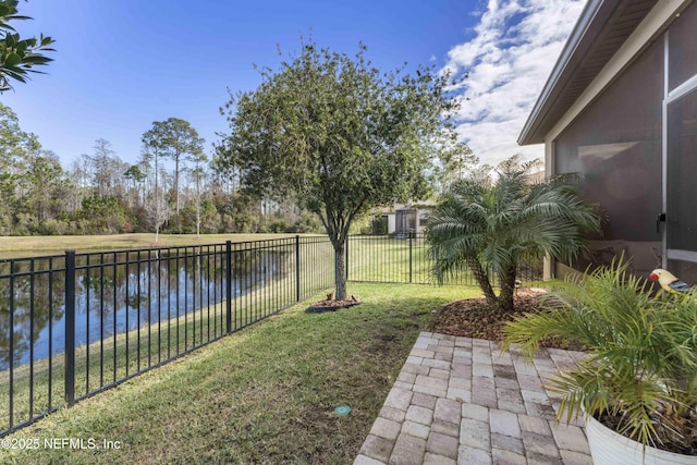 view of yard featuring a water view