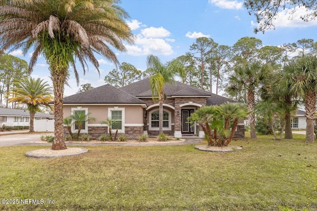 view of front of home featuring a front lawn