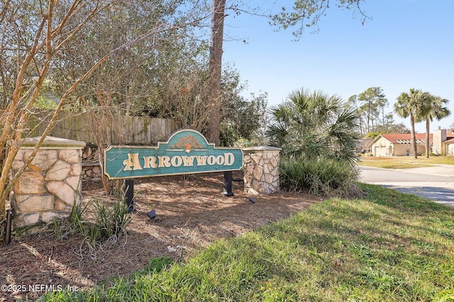 view of community / neighborhood sign