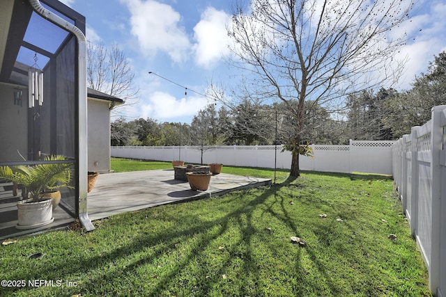 view of yard featuring a patio