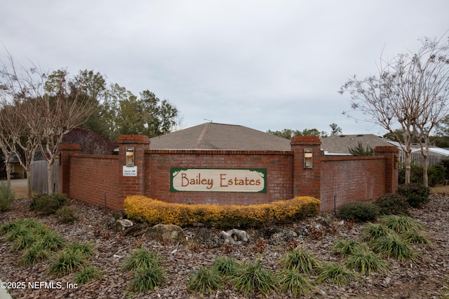 view of community / neighborhood sign