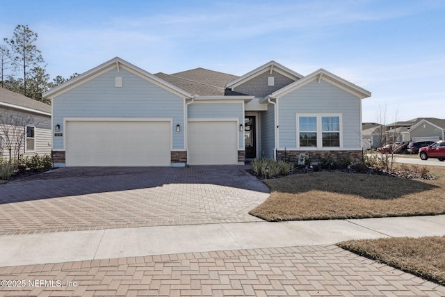 view of front of house featuring a garage