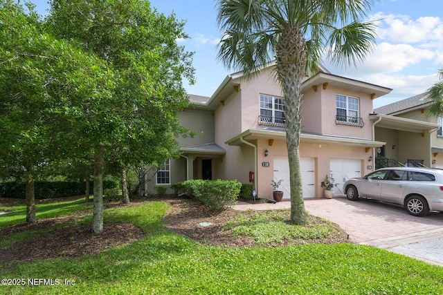 view of front facade with a garage