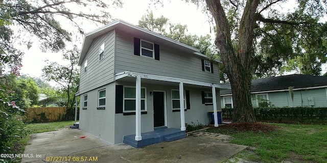 view of front of house