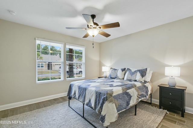 bedroom with ceiling fan