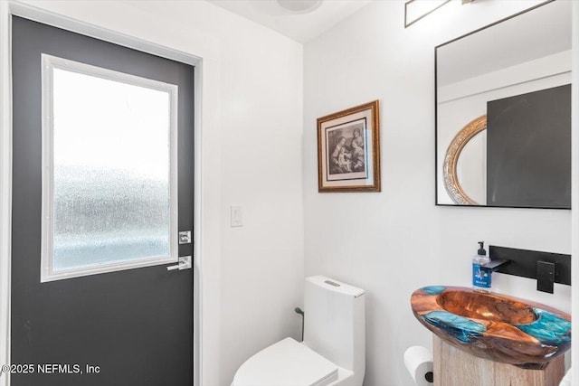211 Belvedere St, Atlantic Beach, FL 32233 - half bath with toilet and vanity