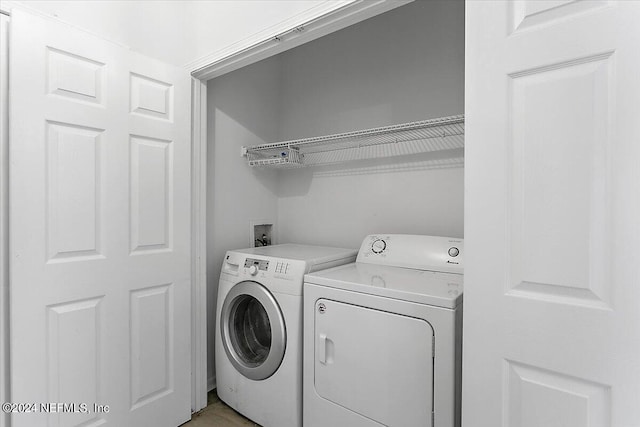 laundry area featuring washer and clothes dryer