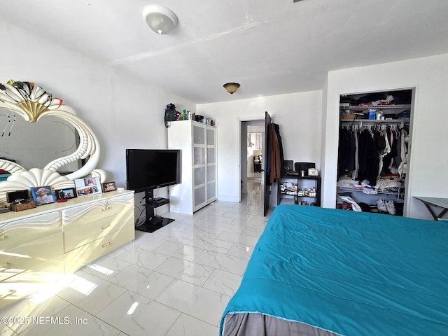 bedroom with a closet