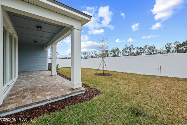 view of yard featuring a patio