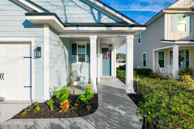 entrance to property featuring a porch