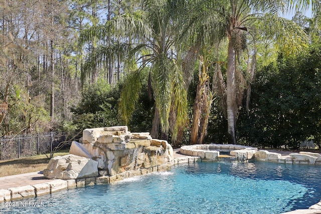 view of swimming pool