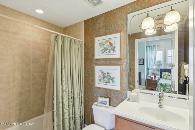 ensuite bathroom with toilet, wallpapered walls, visible vents, and shower / tub combo with curtain