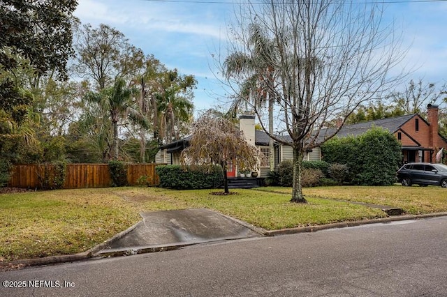 view of front of house with a front lawn