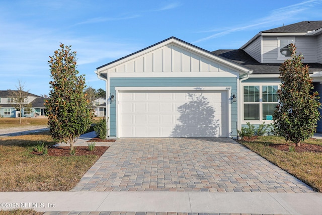 view of front of house with a garage