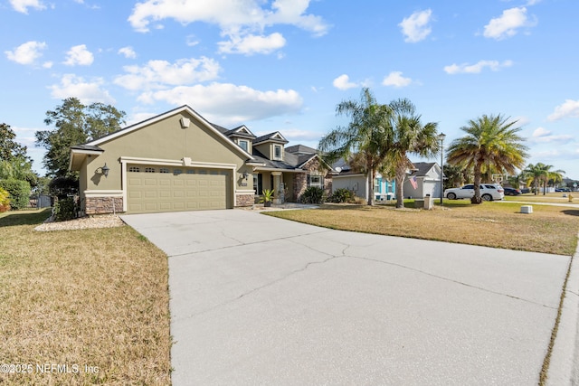 view of front of house featuring a front lawn