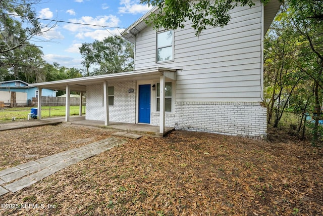 view of front facade featuring covered porch