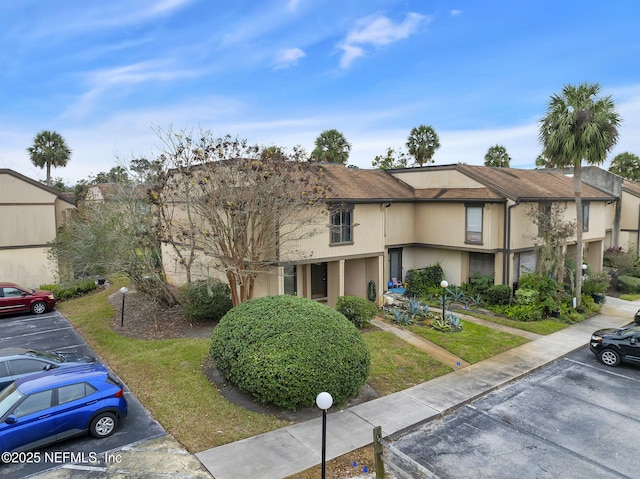 view of front of house with a front yard