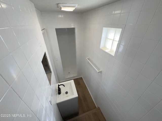 bathroom with sink